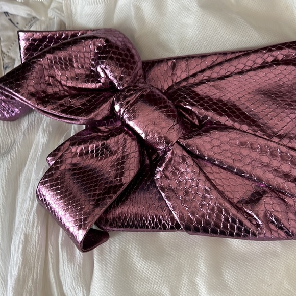 Valentino purple snake bow clutch. - Picture 2 of 6